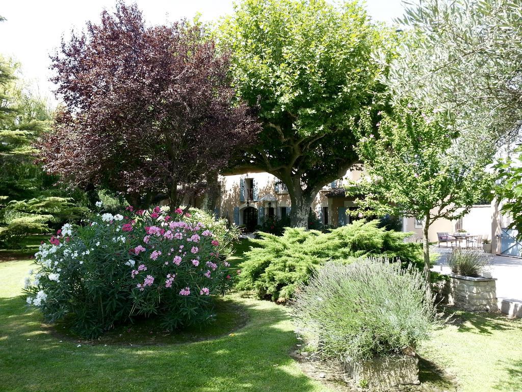 Villa Mas St Jean B&B Noves Exterior photo