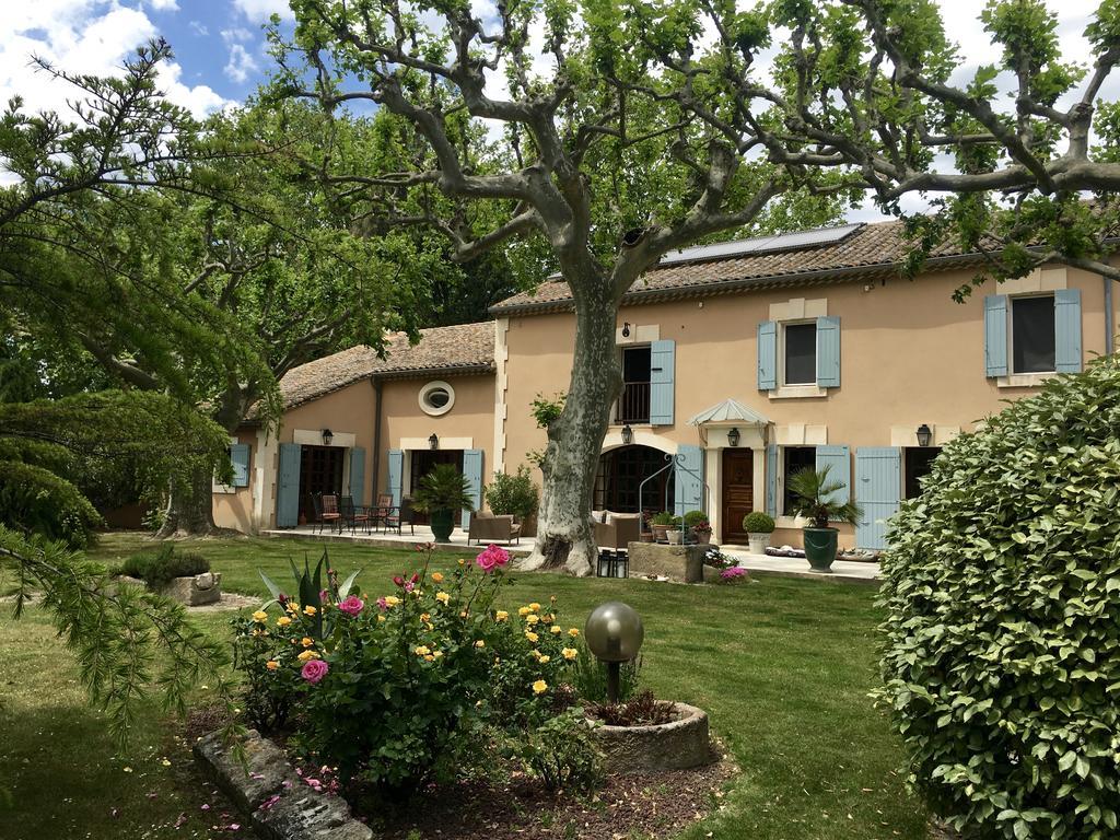 Villa Mas St Jean B&B Noves Exterior photo