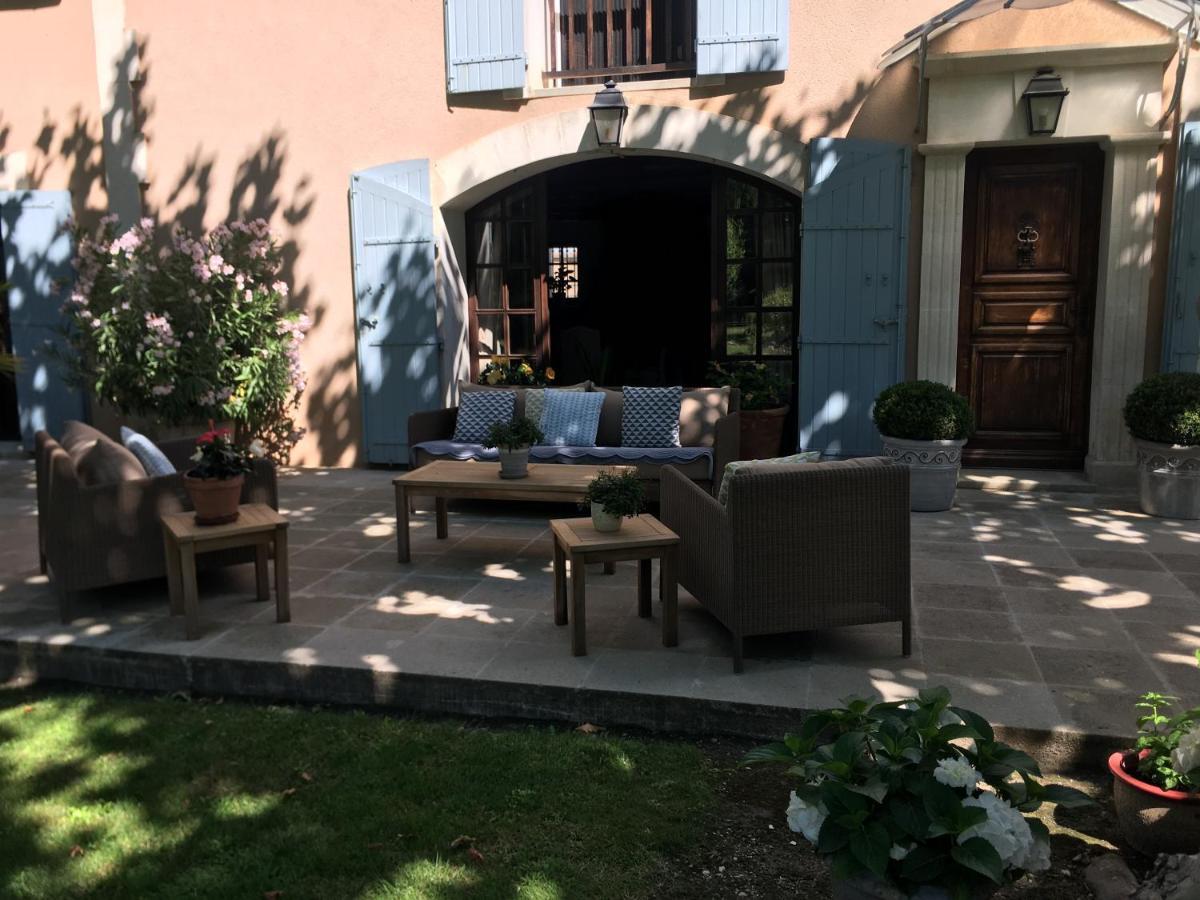 Villa Mas St Jean B&B Noves Exterior photo